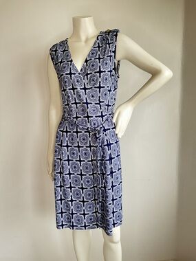 Banana Republic Navy & White Printed Wrap Dress M  Tie Waist V Neck Casual